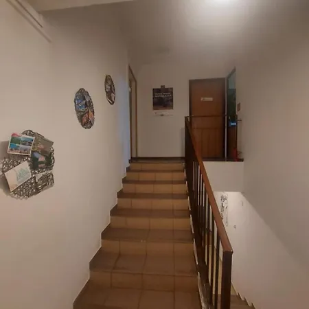 Travel House 招待所 *